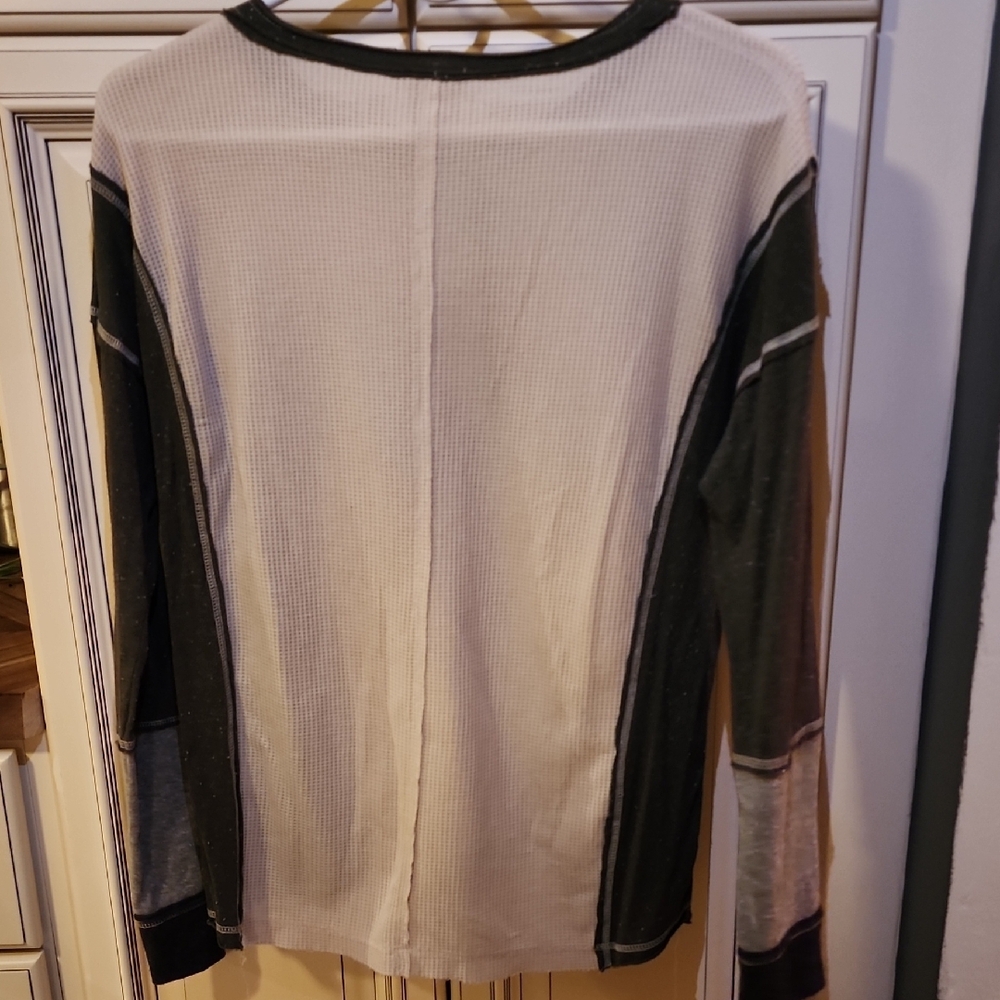 Hem & Thread Small Henley - Picture 3 of 4